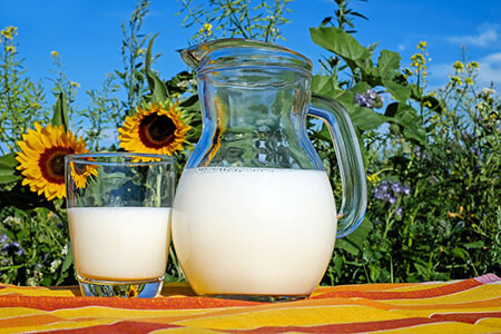 milk in glass homogeneous mixture